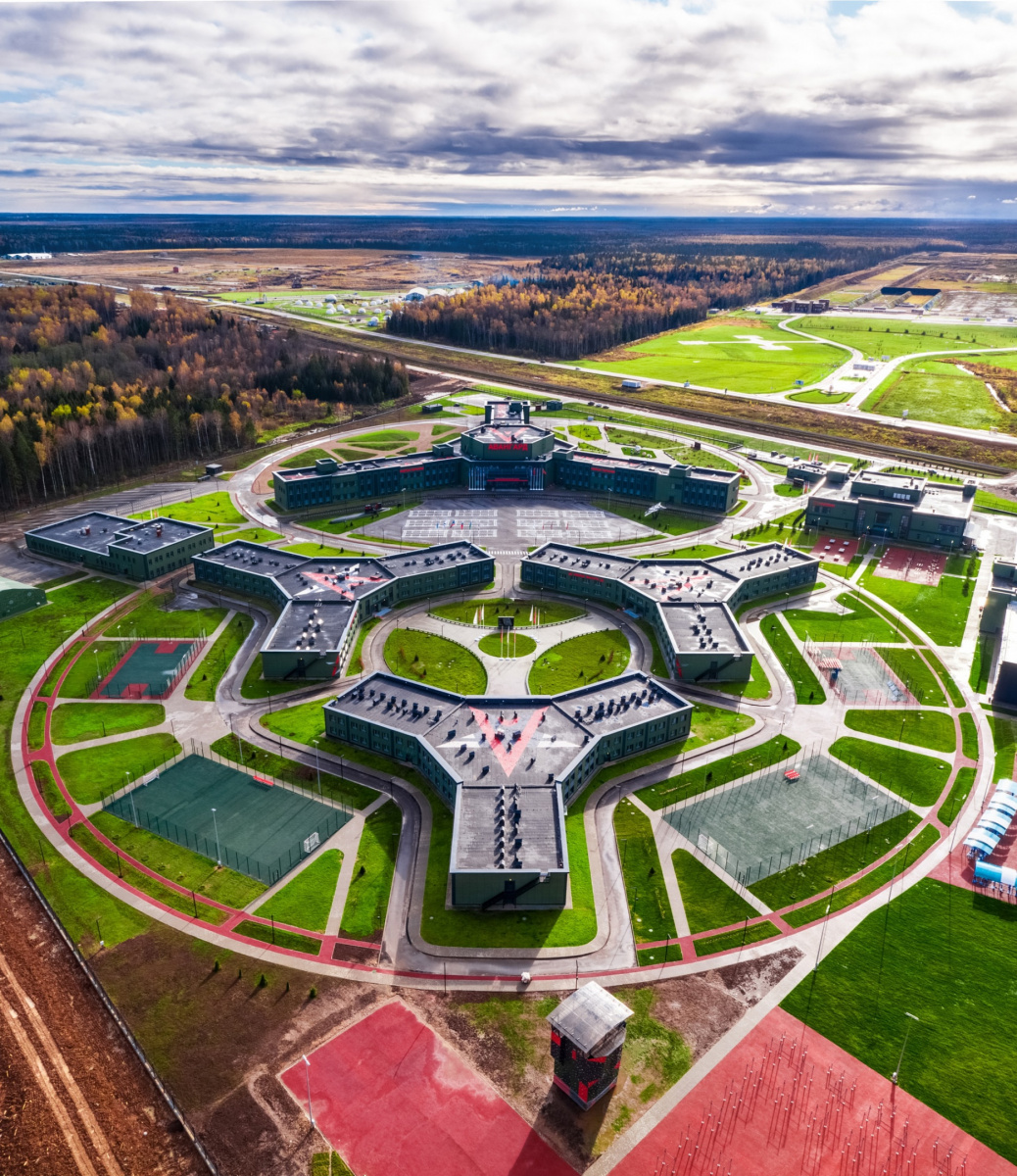 С 30 мая по 30 августа 2025 года в Учебно-методическом центре военно-патриотического воспитания молодежи "Авангард" пройдут десятидневные лагерные смены военно-патриотической направленности для подростков в возрасте от 10 до 17 лет